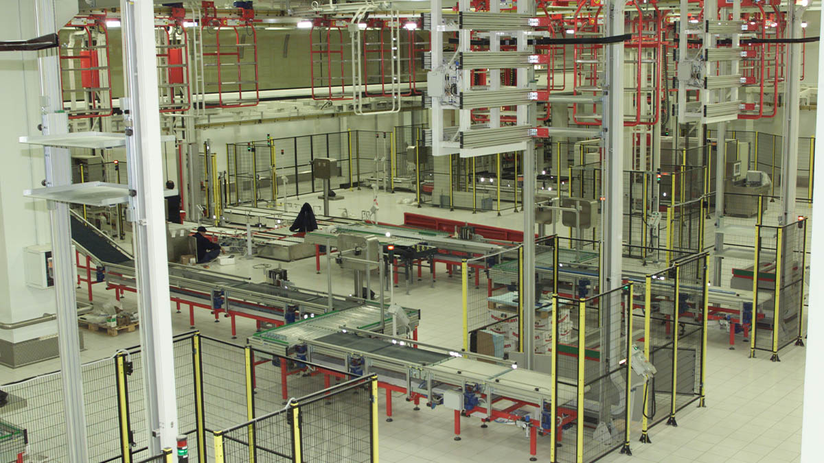 DISTRIBUTION CENTER